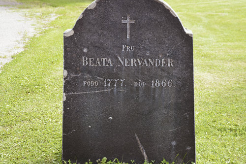 Beata Nervanderin hautamuistomerkki Sääksmäen hautausmaalla