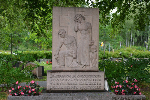 Vakaumuksensa puolesta 1918 kaatuneiden muistomerkki Valkeakosken hautausmaalla