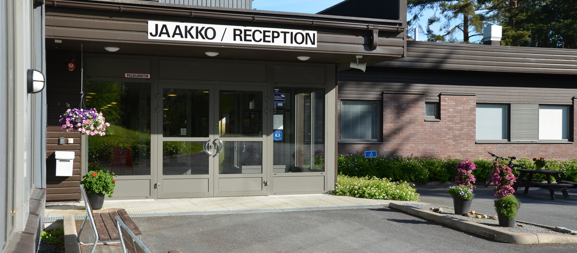 Avaa kuva isommaksi Pappilanniemen päärakennus Jaakko.