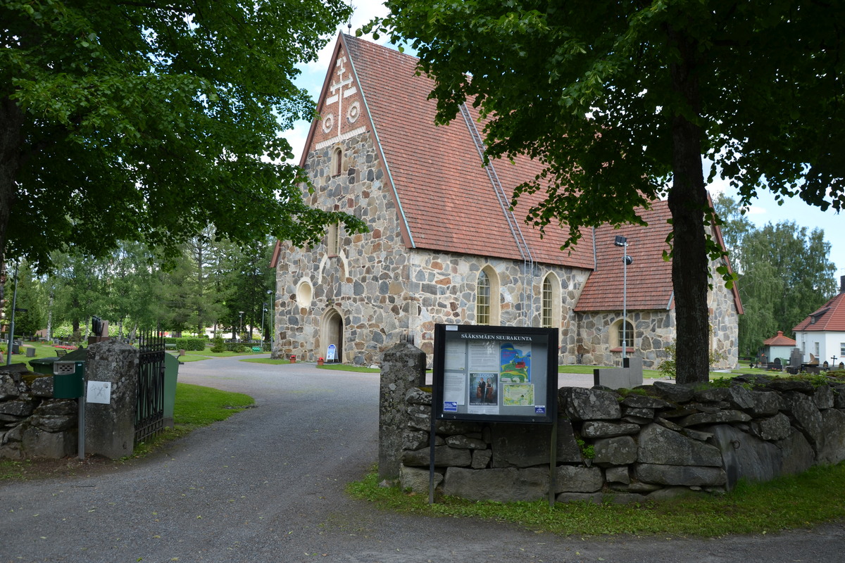 Sääksmäen kirkko, hautausmaa, kesä